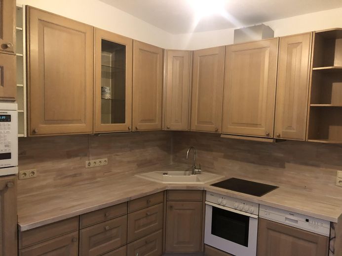 Charming apartment on the 2nd floor of a half-timbered house in the old town of Windecken – Einbauküche