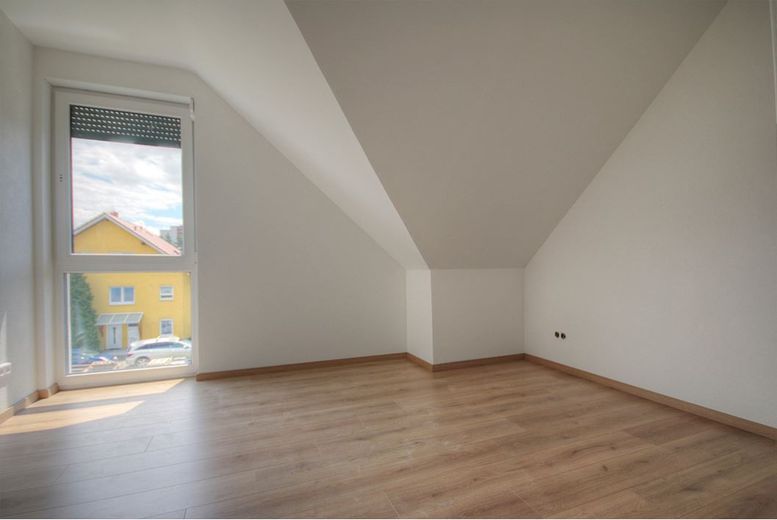 Großzügige Maisonette-Wohnung im Niedrigenergiehaus mit Blick ins Grüne – Kinderzimmer DG-Wohnung