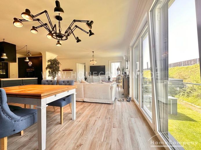 Lichtdurchflutete Designwohnung mit Balkon – 9ff5625cf6de980216f06b0ae3102e72c28102c6.jpg