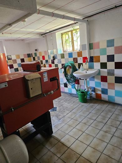 Casa bifamiliare indipendente in posizione privilegiata ai margini del paese a Königsbach-Stein – Foto 9