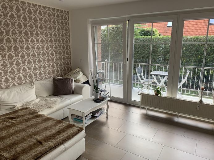 Wohnzimmer mit Austritt