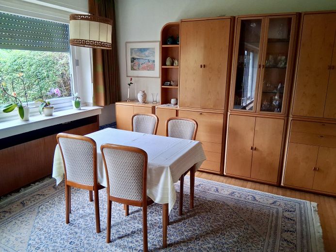 Bungalow im Grünen - provisionsfrei – Esstisch