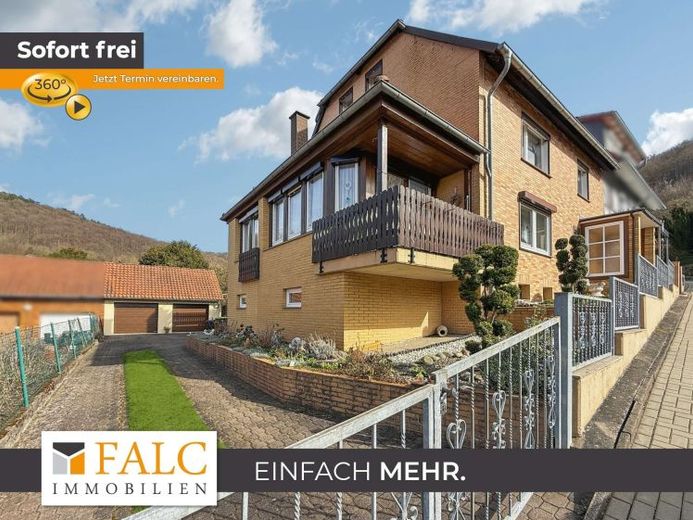 RESERVIERT**Blick auf die Burg Plesse - Haus mit Doppelgarage und üppiger Terrasse in Eddigehausen** – Foto 1