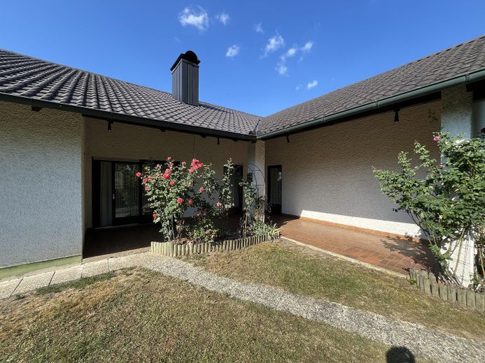 Großzügiger Bungalow auf 1.850 m² Grundstück mit Dreifachgarage – provisionsfrei in Markt Eichendorf – फोटो 8