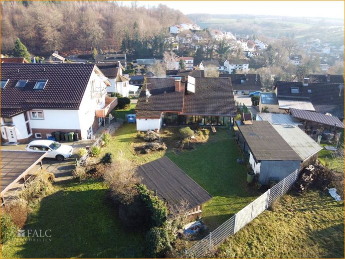 Wohnhaus mit GArten