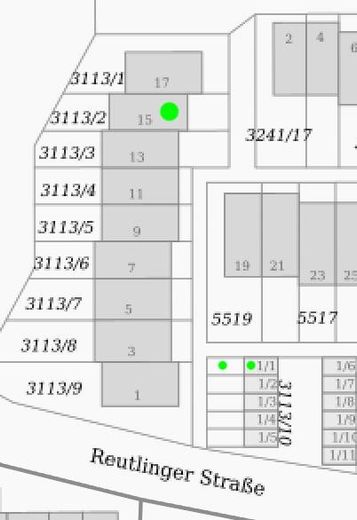 Miejsce dla rodziny – środkowy segment domu szeregowego z ogrodem, balkonem, garażem i instalacją fotowoltaiczną – Lageplan
