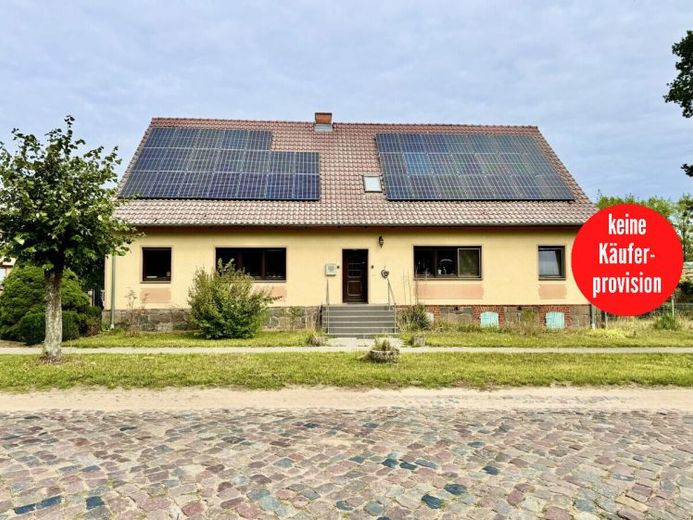 HORN IMMOBILIEN ++ Nadrensee में एकल-परिवार का घर, पर्याप्त जगह, बड़ा बगीचा, चिमनी और PV सिस्टम के साथ। – फोटो 1