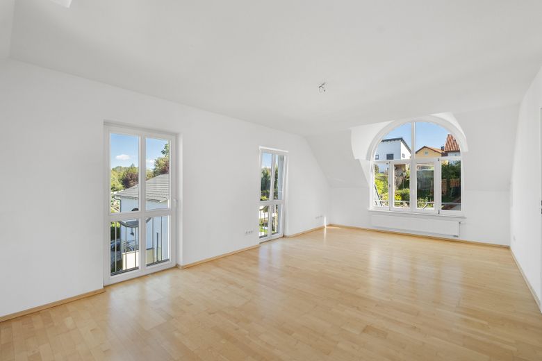 Casa familiare di 239 m² con piano giardino flessibile – senza provvigione – Hauptschlafzimmer Blick rechts