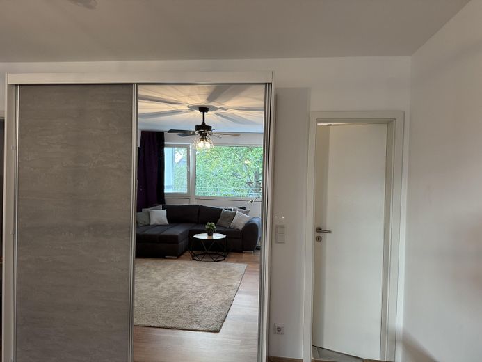 Kernsanierte 1-Zimmer-Wohnung mit Balkon, 47 m², 2. OG in Frankenthal – Wohnzimmer