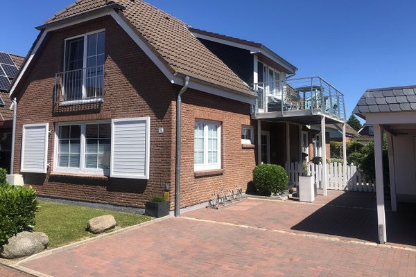 Burg / Fehmarn, Haus, 3 WE, Ertrag € 38.000/J., Renditeobjekt & Selbstbezug, Ferienwohnungserlaubnis