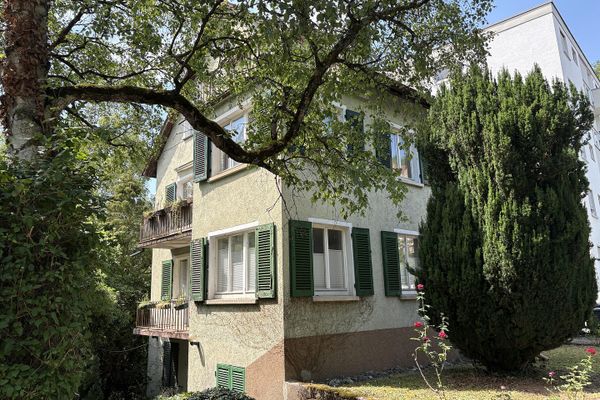 Apartment building in a prime location in 72074 Tübingen, Brückenstraße 4