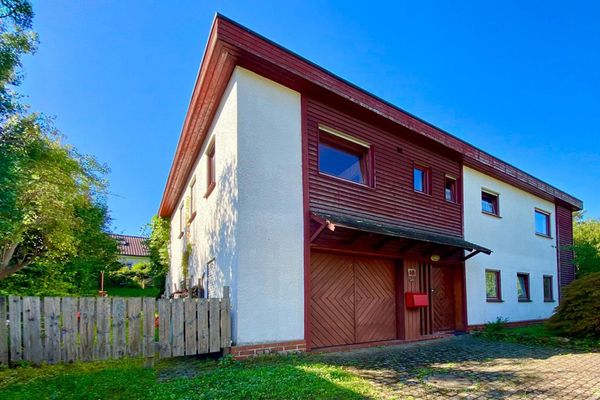 Freistehendes Wohnhaus mit großzügigem Grundstück - provisionsfrei direkt vom Eigentümer