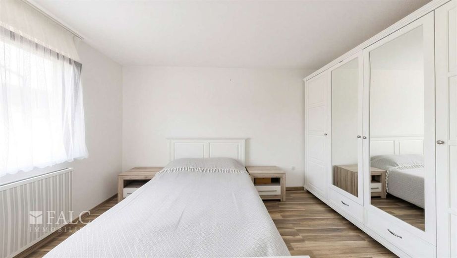 Vielseitiges Wohn- und Geschäftshaus mit großem Potenzial in zentraler Lage von Billigheim – Schlafzimmer