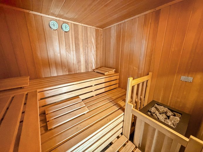 Heilbronn-Ost Bestlage: Architektenhaus mit Einliegerwohnung & Garten – Sauna neben Gym/Hobby