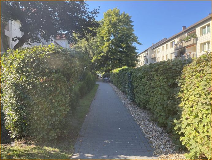 *Kapitalanleger aufgepasst* 
gut vermietete 1-Zimmer Eigentumswohnung in Hannover zu verkaufen – Außenanlage