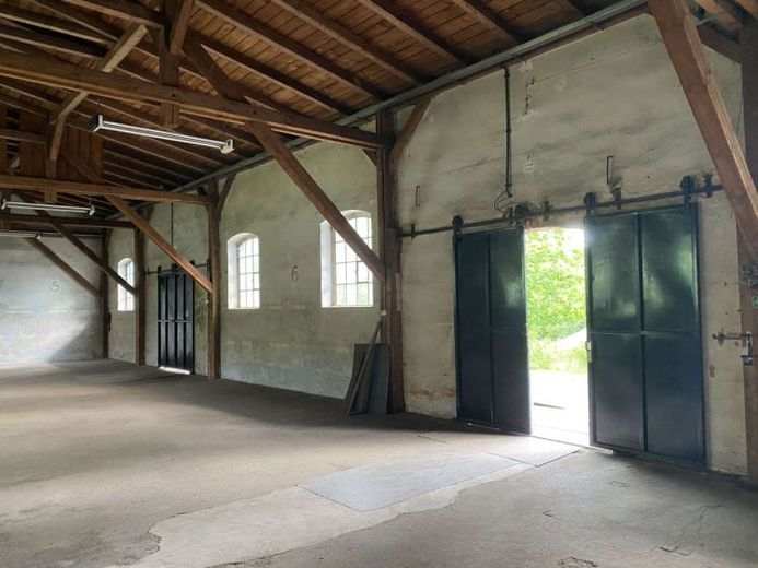 Lagerfläche 180 m² - Halle für Spedition, Handel, u.ä. - auch für Anlieferung großer LKW, Sattelzüge – फोटो 1