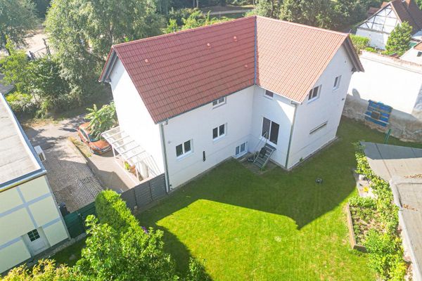 großes individuell erbautes Einfamilienhaus mit Einliegerwohnung in Pausndorf-Solar & Wärmepumpe