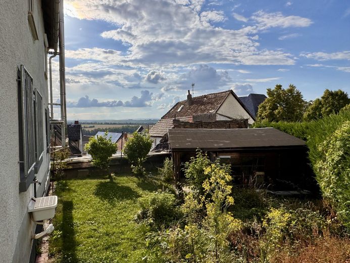 Garten hinter dem Haus