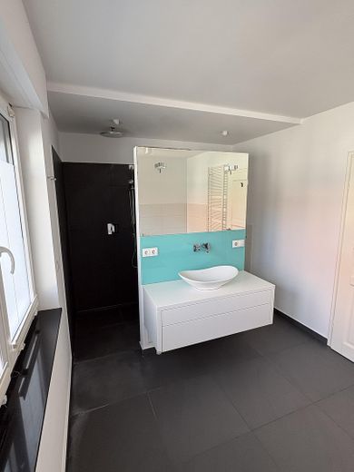 Moderne 3-Zimmer Wohnung – Badezimmer