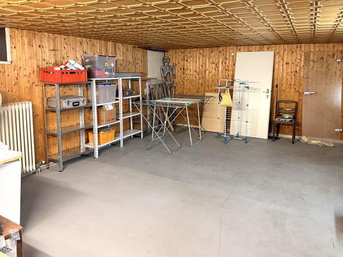 PRIVO DI PROVVIGIONE - casa unifamiliare indipendente in posizione migliore – abitare con giardino su attraente terreno d’angolo – Der Hobbyraum im KG
