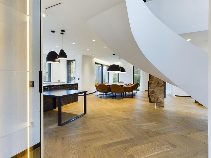 Exklusive Villa der Extraklasse in begehrter Wohnlage – Foto 9