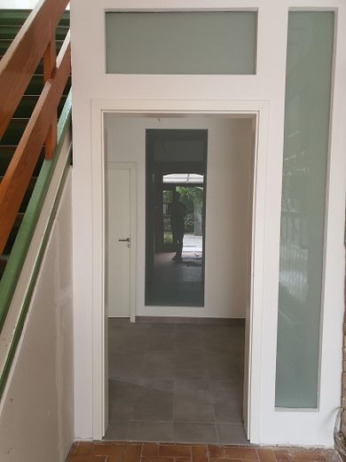 Traumhafte 3 Zimmer EG Wohnung mit Doppelgarage zu vermieten – Wohnungseingang