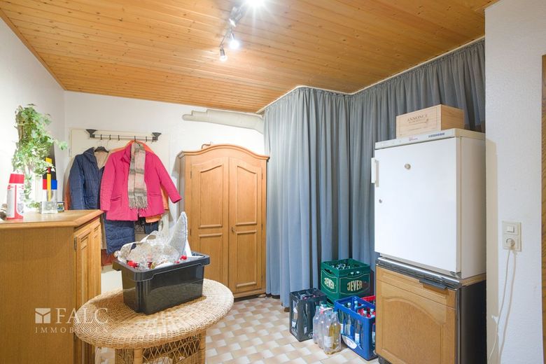 Gepflegtes Einfamilienhaus in Kürten: Ankommen &amp; Wohlfühlen - mit Kamin und Garten – Zwischenraum