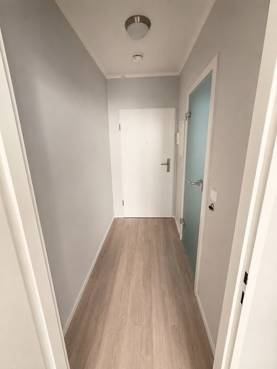Perfekt geschnittene und zentrale Wohnung in bester Lage – Flur