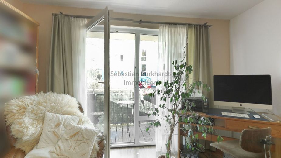 *** vermietete 3-Raum Wohnung mit Balkon und Stellplatz – Wohnzimmer