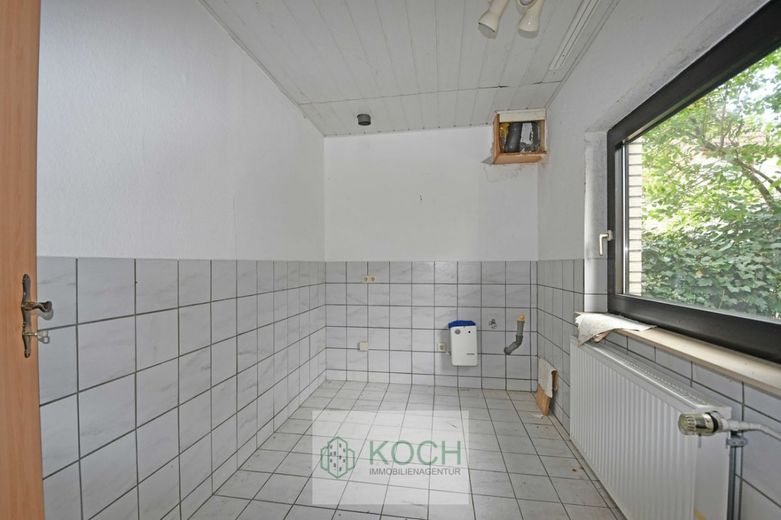 Großes Einfamilienhaus mit zusätzlichem Anbau in Schiffdorf! – Küche_Anbau