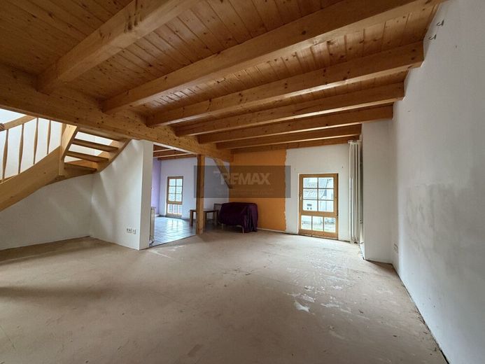 Außergewöhnliches Anwesen mit Wohnhaus, Maisonettewohnungen, Garagenhof und Entwicklungspotenzial – Bild 15