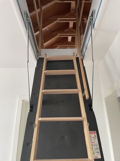 OG - Treppenaufgang Dachboden 