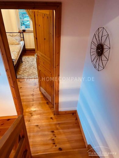 Nidderau (8072499) Stilvolles Fachwerkhaus auf Zeit – möbliert, zentral, mit Dachterrasse – 8749250c4f127279b590a2bb767aff462b277ce4.jpg