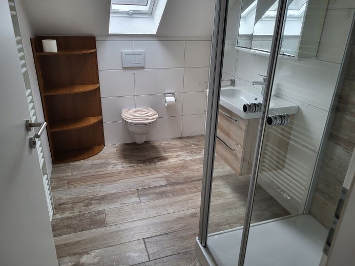 Dachgeschoßwohnung zu vermieten – Photo 12