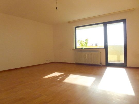 100 m² | Provisionsfrei | Dachgeschoßwohnung | Weitsicht über Felder und Wiesen – Zimmer4