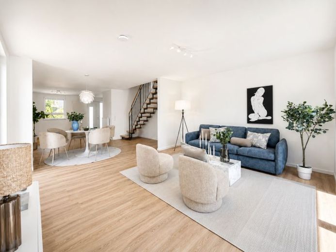 Neubau-Endreihenhaus mit ca. 145 m², großem Garten und zusätzlichem Duschbad im Dachgeschoss – Foto 1