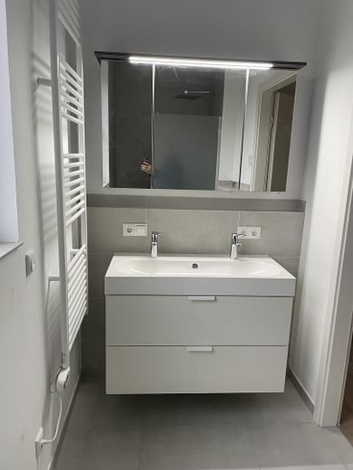 Attico, cucina componibile nuova, posizione AAA vicino all’acqua – Foto 13