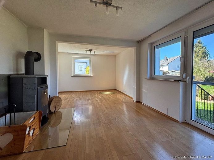 Solides, modernisiertes Einfamilienhaus in bevorzugter Wohnlage von Zell – VUB0002343-5