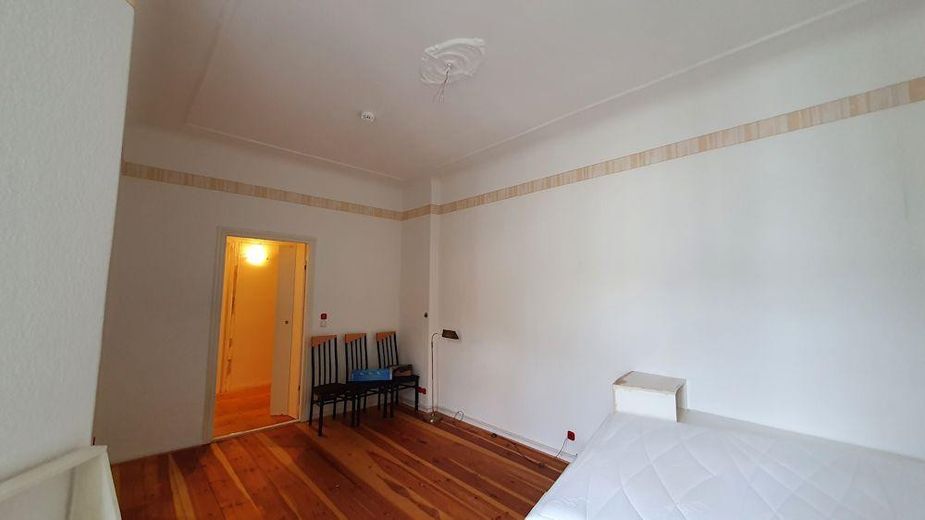Berlin Charlottenburg – Schlafzimmer, Blick zum Flur