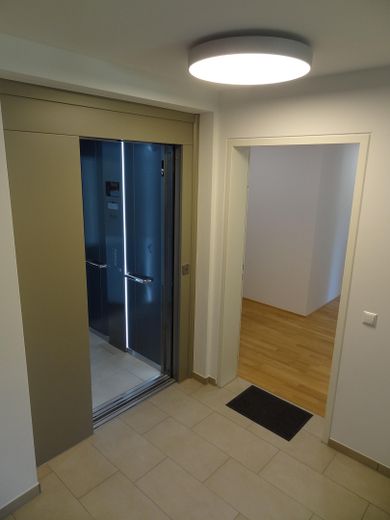 Neubau Erstbezug: Hochwertige 4-Zi.-Wohnung in Top-Lage im Klosterhof in Ulm-Söflingen – Wohnungseingang