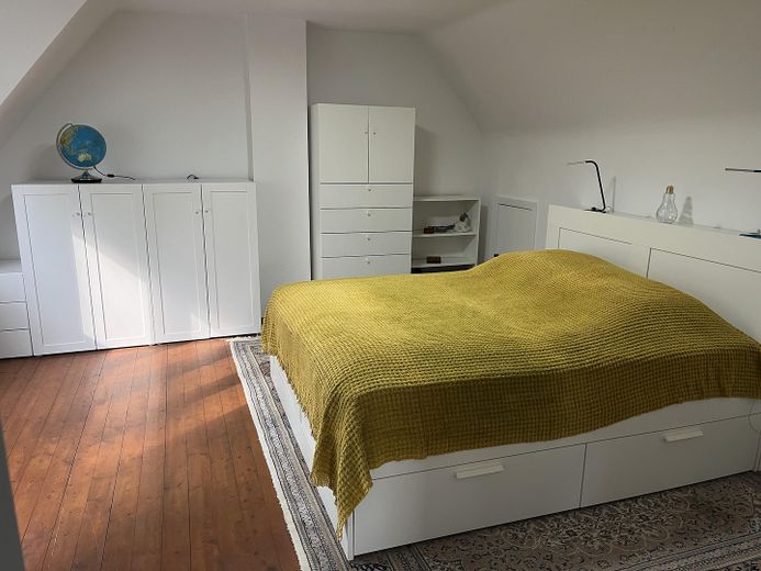 Spacious house, 165 sqm, with building plot on a 2,300 sqm property – Schlafzimmer