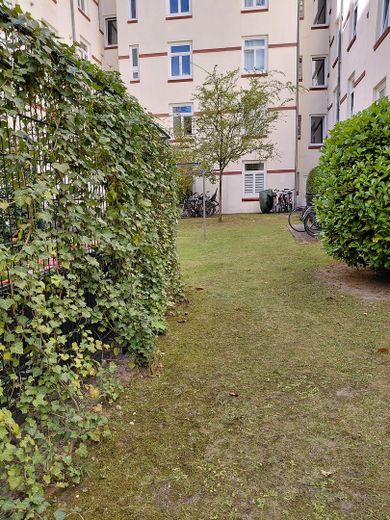 Sans commission pour l’acheteur ! Charmant appartement calme de 2 pièces au cœur de Winterhude – Innenhof