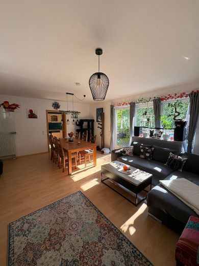Appartamento di 90 m² con 3 locali, terrazza, cucina componibile e posto auto – Foto 2