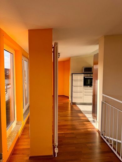 3 Zimmerwohnung mit 3 Tiefgaragenplätzen und 4 Balkonen – Wohnzimmer