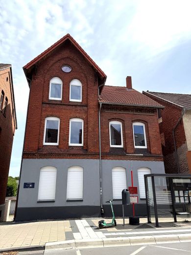 3 locali, cucina, bagno, balcone, fascino d’epoca, posto auto, Moritzberg – Hausfront