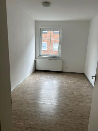 100 m² Wohnkomfort mitten in Hagen – 4 Zimmer, 2 Bäder & hochwertige Nobilia-Küche – Schlafzimmer