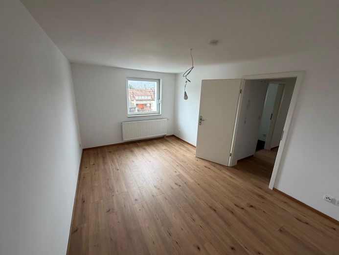 Kernsanierte Etagenwohnung, 1ZKB, Erstbezug – Zimmer