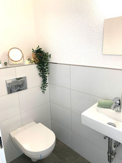 Modernes Gäste-WC