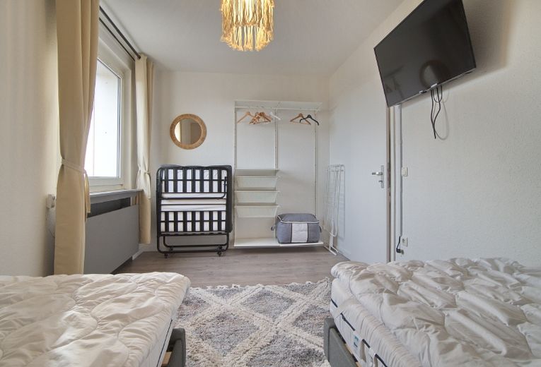 Helle Wohnung mit 2 Schlafzimmern und Balkon, Komplettausstattung, Internetzugang – 2d028c8f137ecb9dfe4631f6739ca5de20d42821.jpg