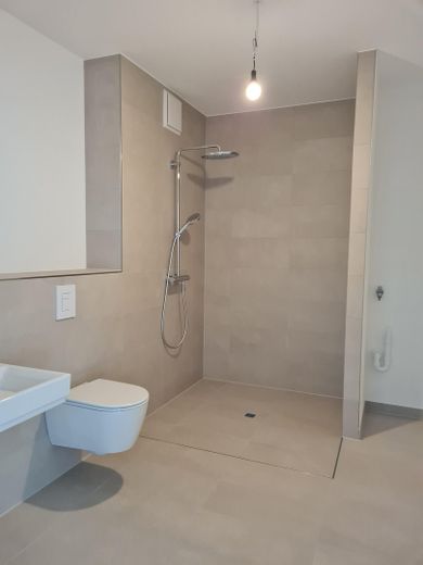 Erstbezug 2-Zimmer-Wohnung an der Rheinpromenade im Mainzer Zollhafen – Badezimmer